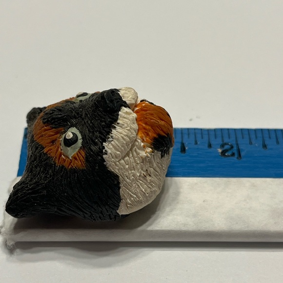 Handmade Calico Cat Magnet. - Picture 3 of 3